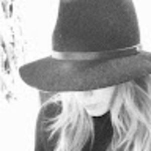 Meet your Posher, Eva